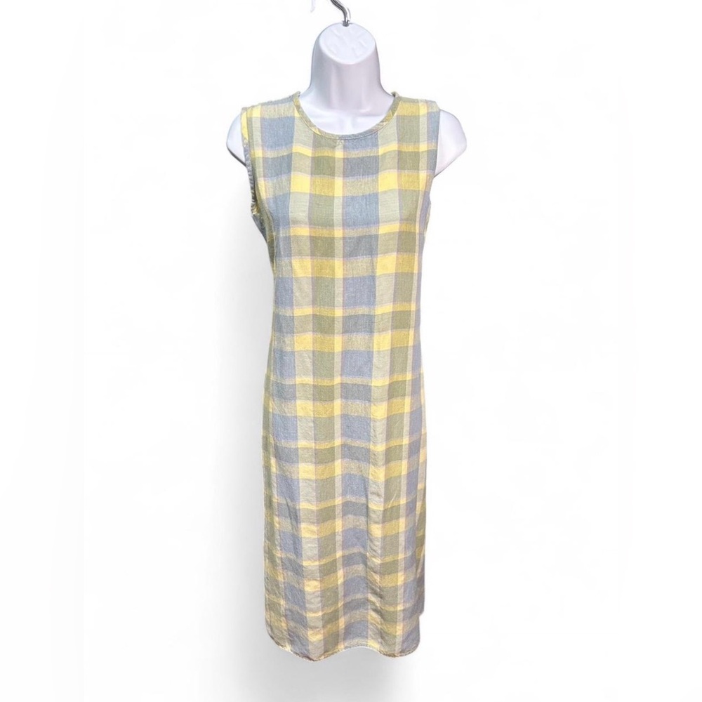 Vintage 1990’s sleeveless plaid shift dress.